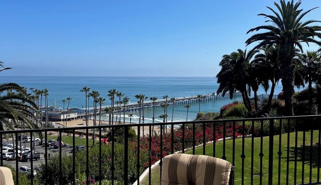 Beautiful unobstructive, ocean views and pier. 3-bedroom condo in San Clemente