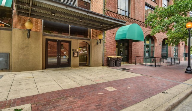 Beautiful updated condo in the heart of Dallas
