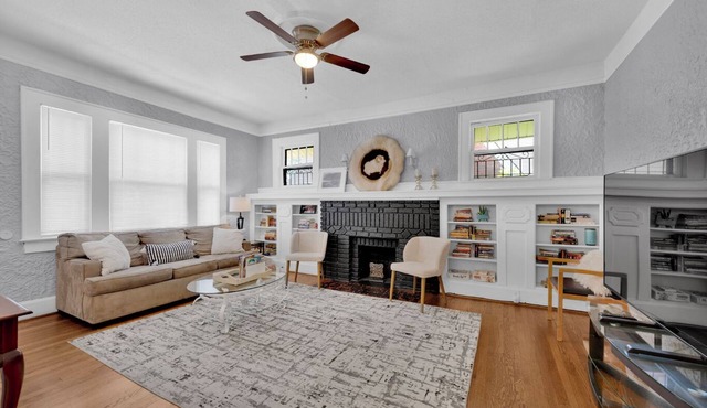 Beautiful Updated Historic 3BD/2BTH Home