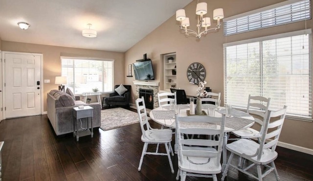 Beautiful Updated Home, Near Sacramento & Roseville