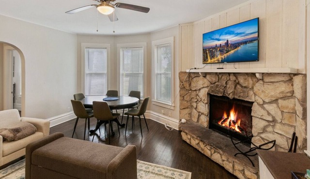 Beautiful updated 5 bedroom house Near Naval Base!