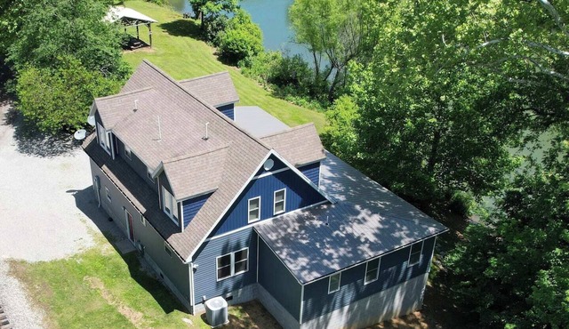 Beautiful updated River cottage in rural Upshur County. Backroads and backwoods for miles with high speed internet, four bedrooms and 3.5 baths.
