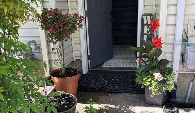 Beautiful Upgraded 2-bedroom Townhome in ❤️ of the Village of Progress Ridge