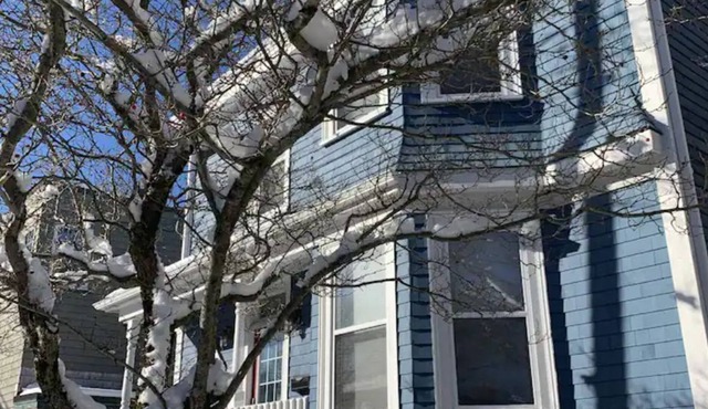 Beautiful upper 3 bedroom flat in historic Halifax