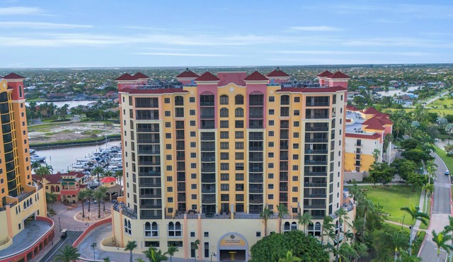 Beautiful Upscale 6th floor Condo