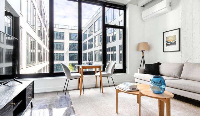 Beautiful Uptown 1BR w/Gym, Rooftop Pool, 2 blocks to L, by Blueground