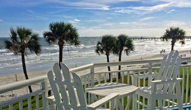 Beautiful Atlantic Ocean beach front condo in sunny Florida!