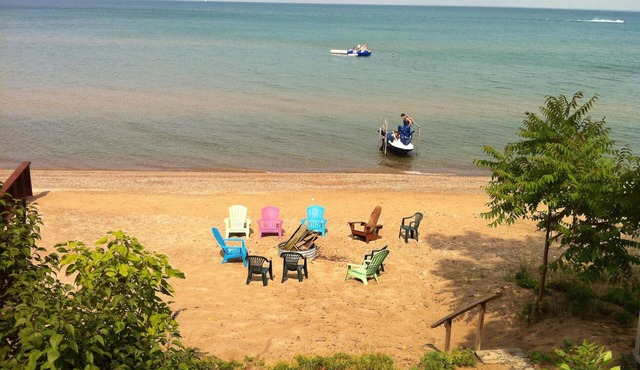 Beautiful Desmond Beach Lakehouse