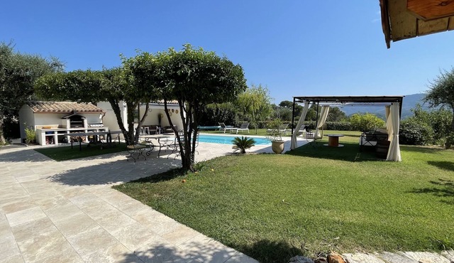 Beautiful villa in a peaceful setting not overlooked