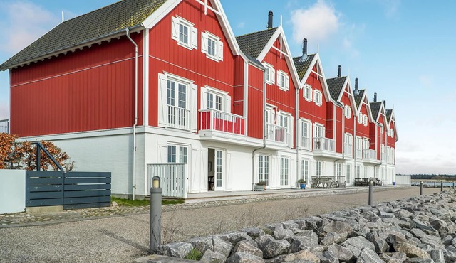 Beautiful vacation homes with lots of atmosphere right by the old harbor of Nykøbing on Zealand.