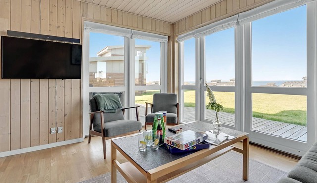 Beautiful vacation home on South Funen with a view of the sea.