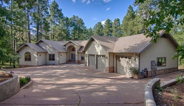 Beautiful Vacation rental on Golf course!