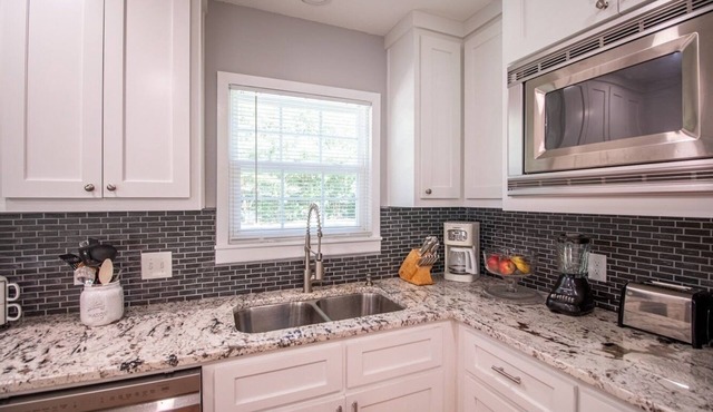 Beautiful Vacation/Retreat Home in the Heart of Historical Downtown Canton