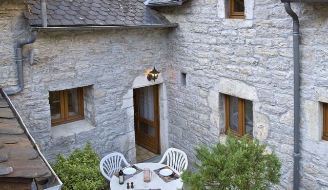 Beautiful vaulted house dating from 1647 (Jeanne's house)