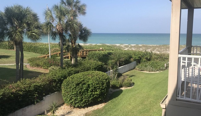 Beautiful VENICE BEACH beachfront condo with private beach access, balcony, pool