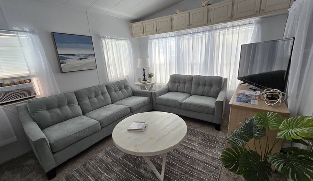 Beautiful Venice Resort Home close to Beaches & Warm Mineral Springs, Cozy