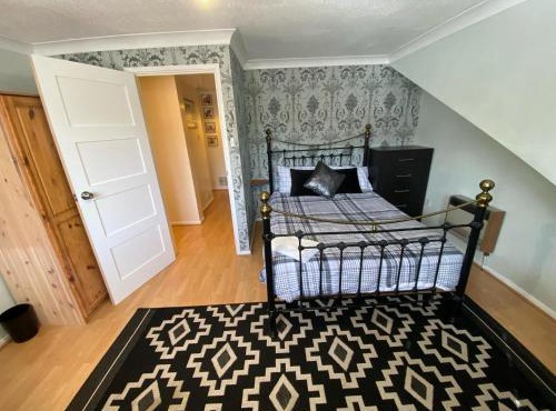 Beautiful very large double bedroom