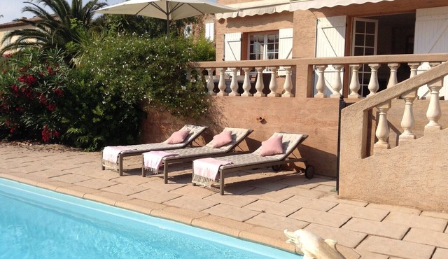 Beautiful Villa With Pool and Gardens, just 10 mins walk to beach. 4/5 bedrooms