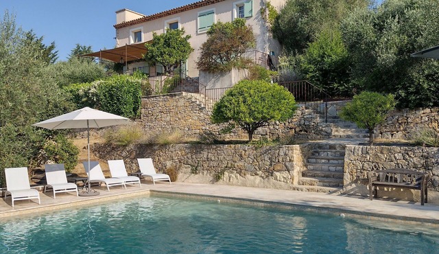 Beautiful villa, 5 ensuite bedrooms with AC, private, open views, near village