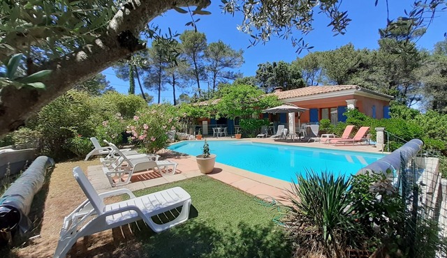 Beautiful Villa on 4200 M2 - Large swimming pool - Not overlooked- 10/14 persons
