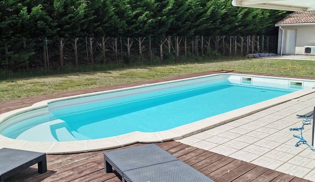 Beautiful villa with swimming pool located in a quiet area near the lake and sea