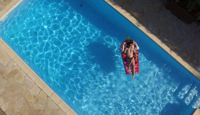 Beautiful villa in in Provence with Large 5x10 pool, gardens, for 10+ guests