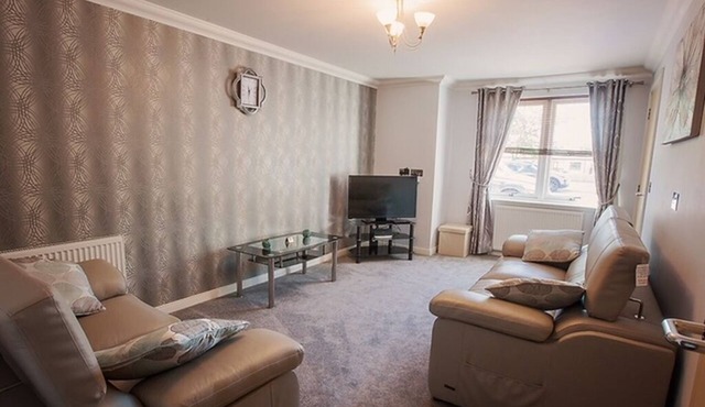 Beautiful village apartment with ff WiFi & parking