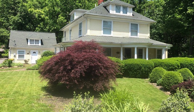 Beautiful Victorian built in 1912 “The Brookside Manor” in Berkeley Springs WV