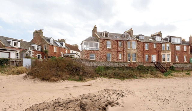 Beautiful Victorian 3-bedroom, ground floor apartment in an unbeatable beachside location. Sleeps 6.