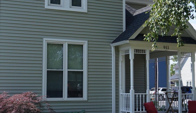 Beautiful Victorian Home Close to beaches-Close To Downtown/Shops/Restaurants