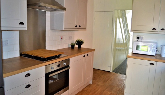 Beautiful Victorian House with 3 bedrooms (near town centre and beaches)