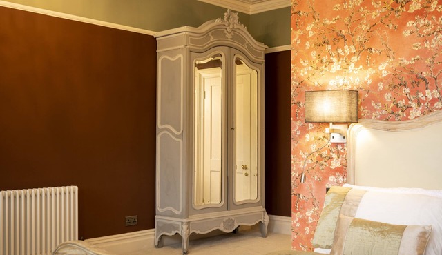 Beautiful Victorian Townhouse close to Spa