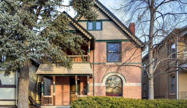 Beautiful Victorian Home Historical Landmark. Downtown Denver, walk 2 everything