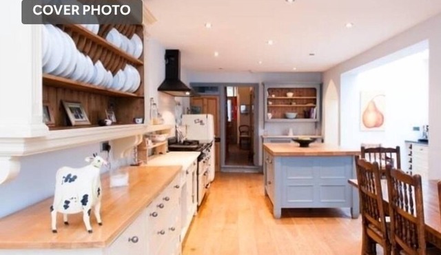 Beautiful Victorian House/pretty garden/central location. Beach/sea/castles