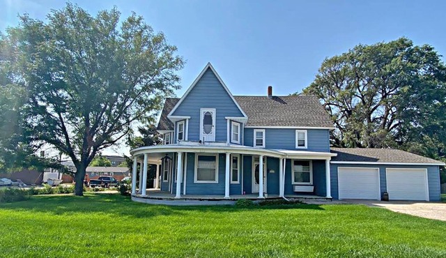 Beautiful Victorian in rural northwest Kansas