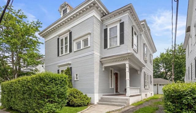 Beautiful Victorian M2 Perfect Location