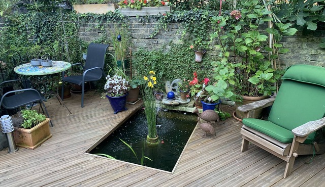 Beautiful Victorian townhouse flat facing park