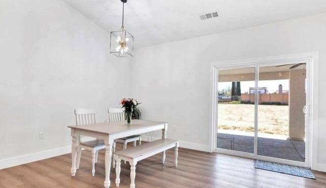 Beautiful Victorville Home with all the amenities