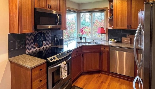 Beautiful View of the Cascades Mountains