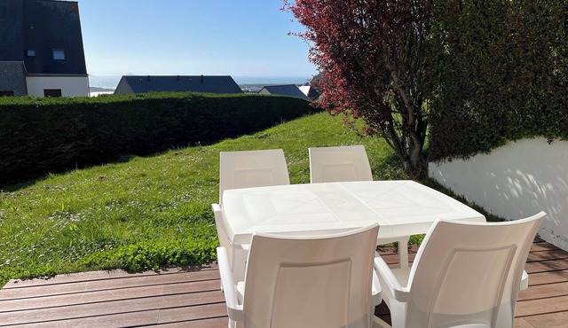 Beautiful view of the port and the Verdelet. Garden level. Wifi