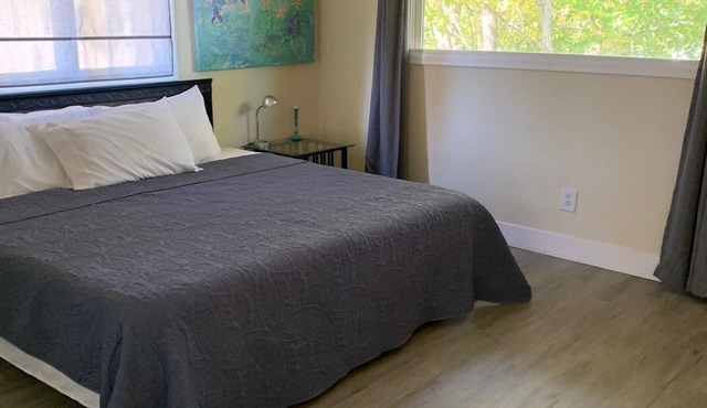 Beautiful view of the Barren River while you relax in this comfy 3 bedroom home