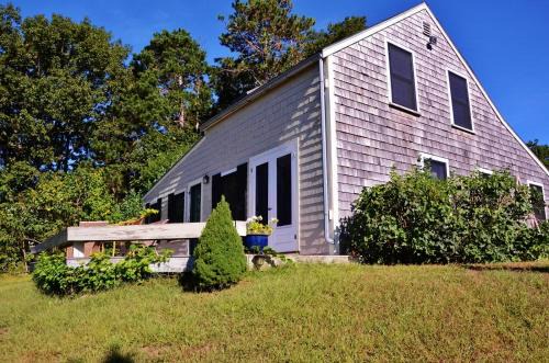Beautiful Views, 1 Mi to Beach! Ipswich Cottage
