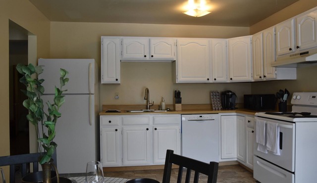 ⭐ Beautiful Views 8 min from Cornell, Safe & Quiet ⭐