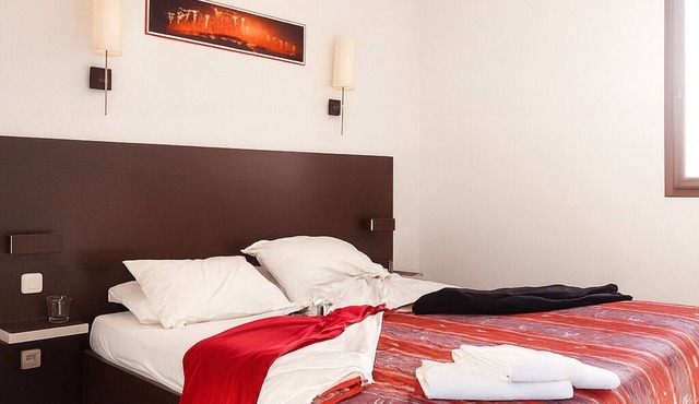 Beautiful Views in the South of France! 2 Comfortable Units! Parking Available!