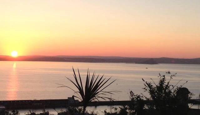 Beautiful views over Mounts Bay. Cosy flat in the fishing village of Newlyn