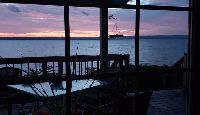 Beautiful Views, Sunrises, Pet Friendly, Comfortable!