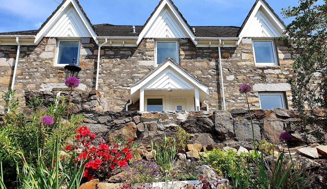 Beautiful views, walking distance to town