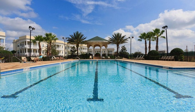 Beautiful views/WALT DISNEY WORLD 10 MINS/EXQUISITE/PRIVATE POOL AND SPA
