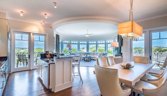 BEAUTIFUL VIEWS! WATERSOUND-Beachfront, Views from All Rooms, 3 Bdrms, Slps 8