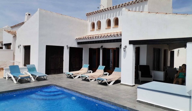 Beautiful Villa Blenda with Private Pool,wifi and Full Sky Package!